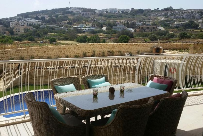 Property For Rent in Malta: Bahar Ic-Caghaq Apartment with pool - Malta Luxury Homes