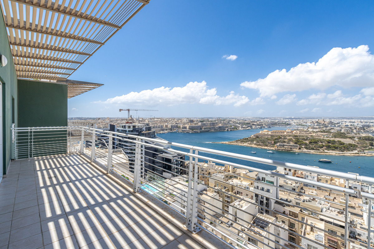 Property For Sale in Malta: Sliema Fort Cambridge sea view Penthouse with private Roof top - Malta Luxury Homes