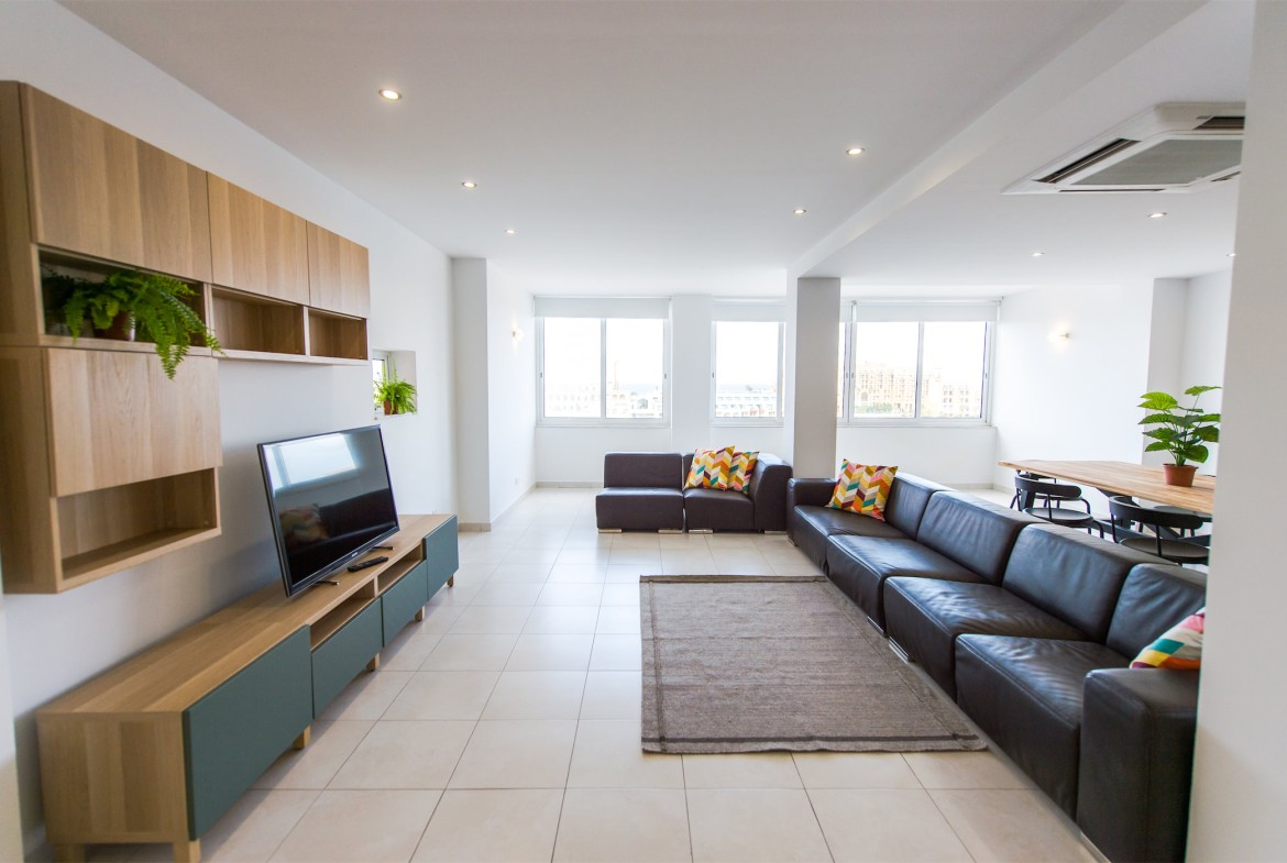 Property For Rent in Malta: St.Julians modern apartment with sea views - Malta Luxury Homes