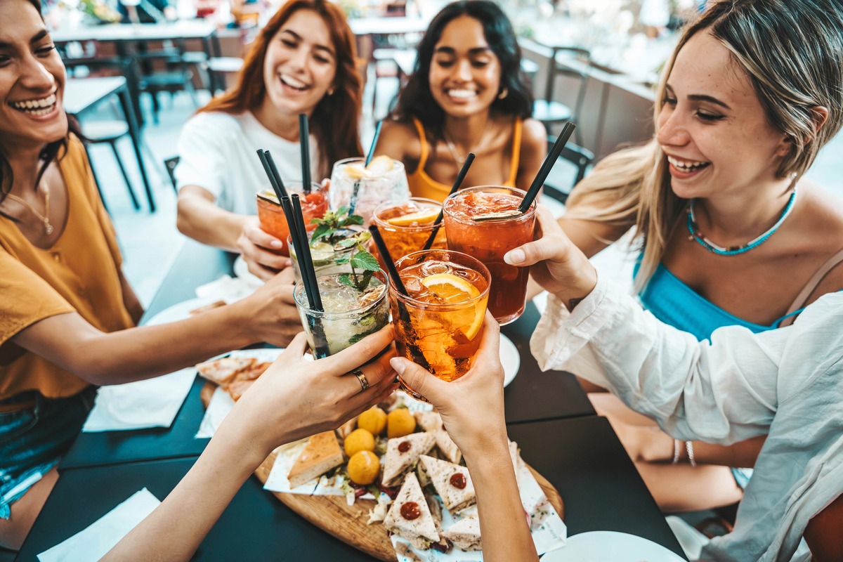 Property For Lease in Malta: St.Julians Bar - Malta Luxury Homes