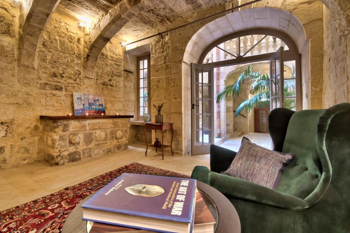 Property For Sale in Malta: Luxury Valletta Palazzo with sea views - Malta Luxury Homes